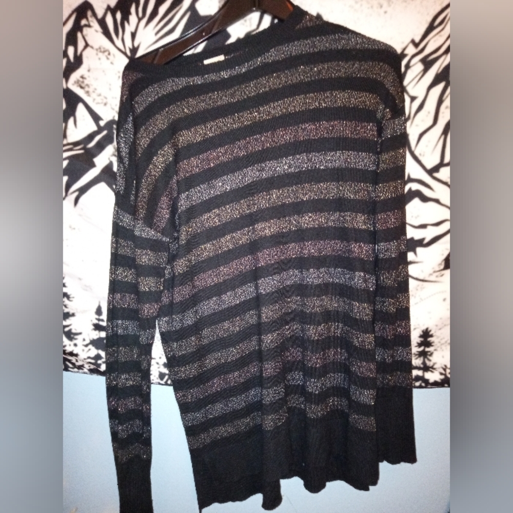Black rainbow pullover 🌈🖤